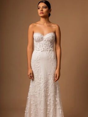 Adriana Madrid ‘Adhara’ Gown